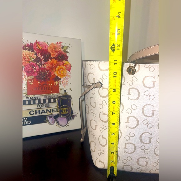 Guess? Tote 👜 🤍🤎🤍 - Picture 10 of 10
